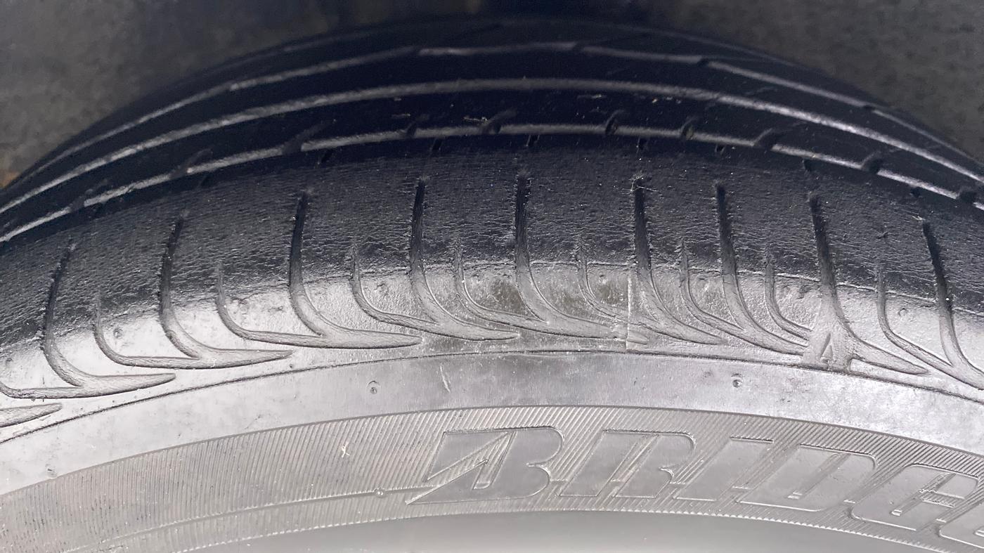 2011 Toyota Corolla Altis VL AT, Petrol, Automatic, 59,536 km, Left Front Tyre Tread