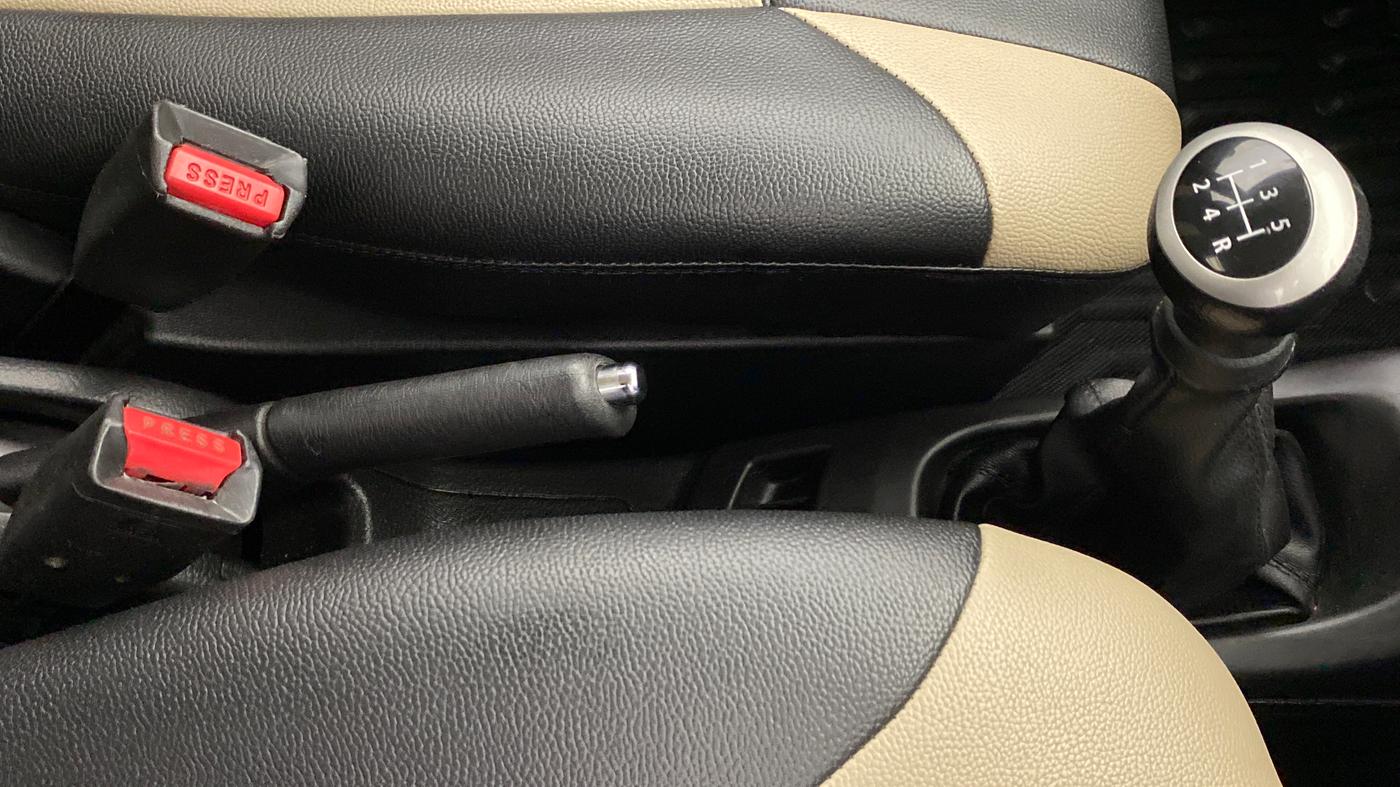 2014 Maruti Wagon R 1.0 VXI, Petrol, Manual, 33,965 km, Gear Lever