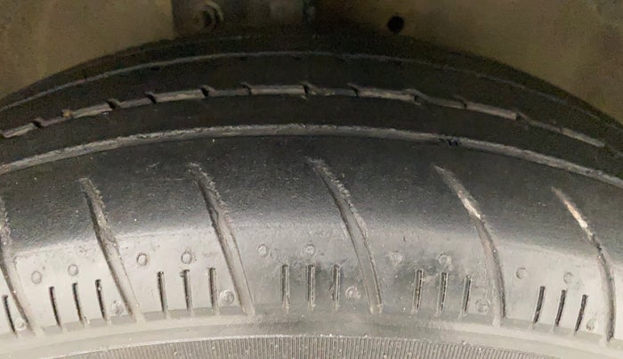 2016 Maruti Celerio ZXI AMT, Petrol, Automatic, 47,632 km, Right Front Tyre Tread