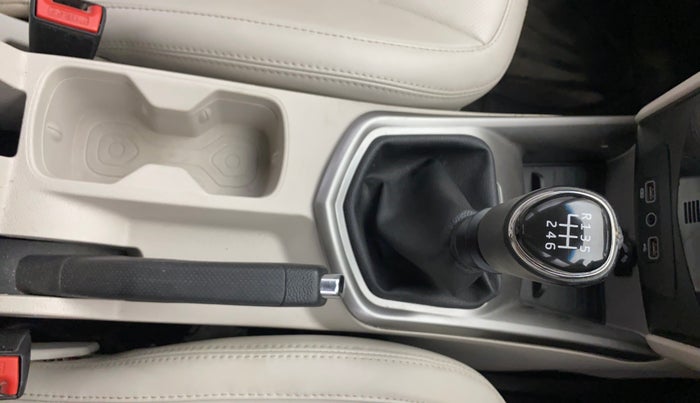 2021 Mahindra XUV300 W8(O) 1.2 PETROL DUAL TONE, Petrol, Manual, 49,232 km, Gear Lever