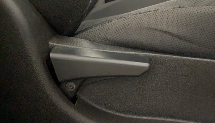 2019 Tata NEXON XM PETROL, Petrol, Manual, 79,188 km, Driver Side Adjustment Panel