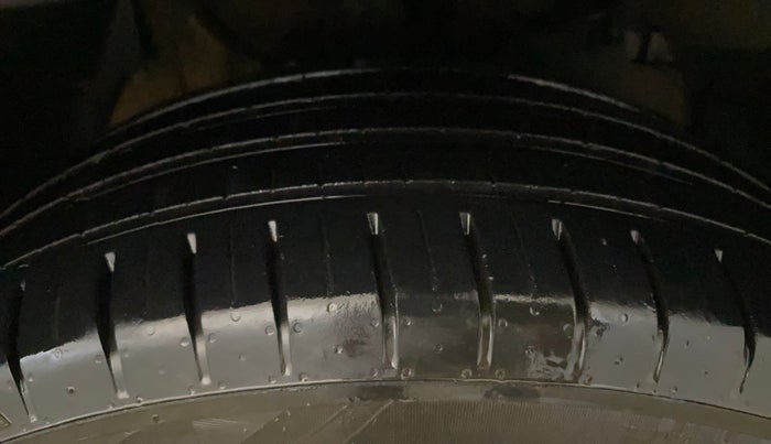 2019 Tata NEXON XM PETROL, Petrol, Manual, 79,188 km, Right Front Tyre Tread