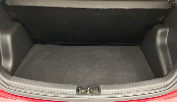 2018 Hyundai Grand i10 SPORTZ 1.2 KAPPA VTVT, Petrol, Manual, 16,375 km, Boot Inside