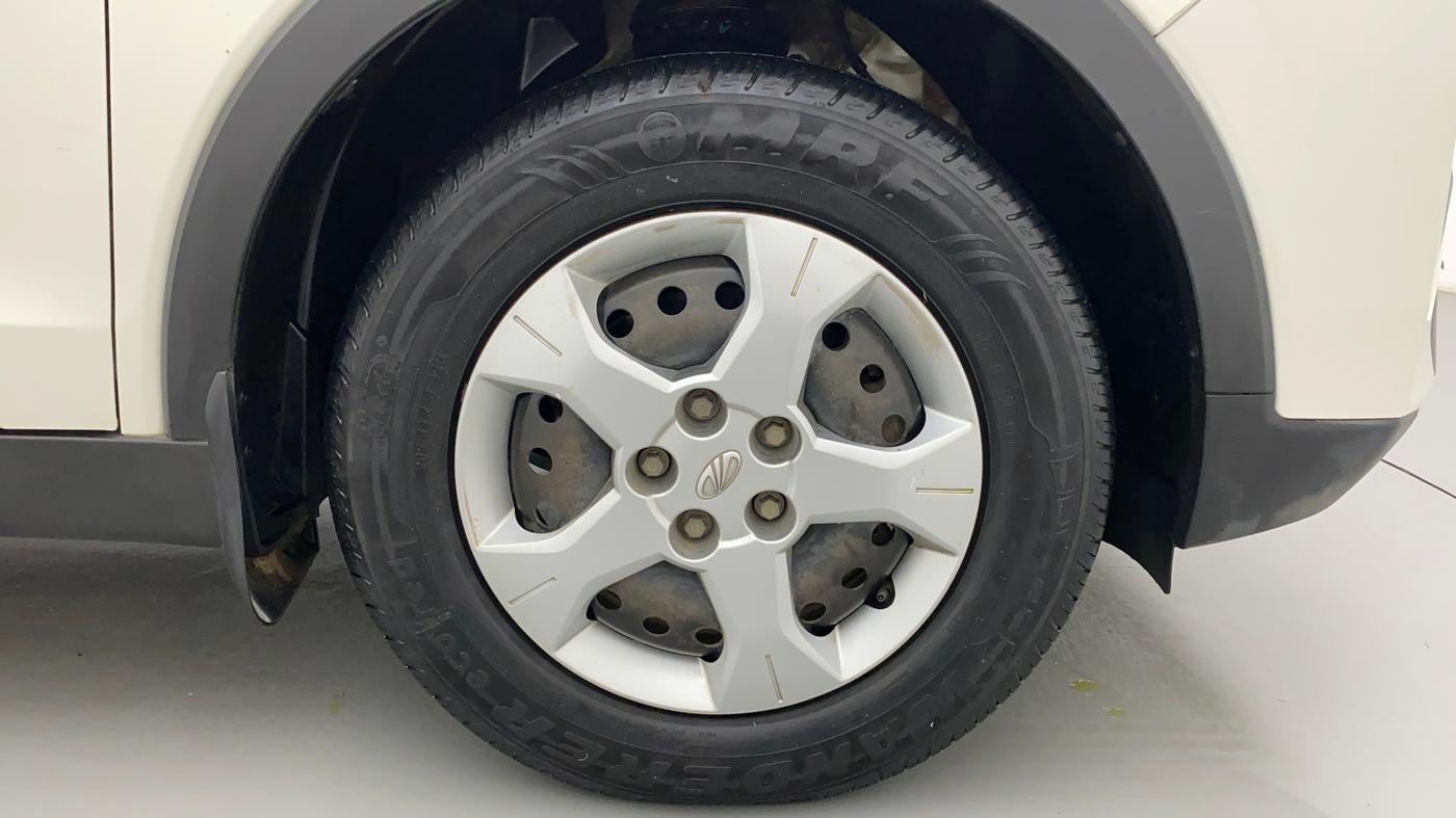 2019 Mahindra XUV300 W6 1.5 DIESEL, Diesel, Manual, 40,717 km, Right Front Wheel