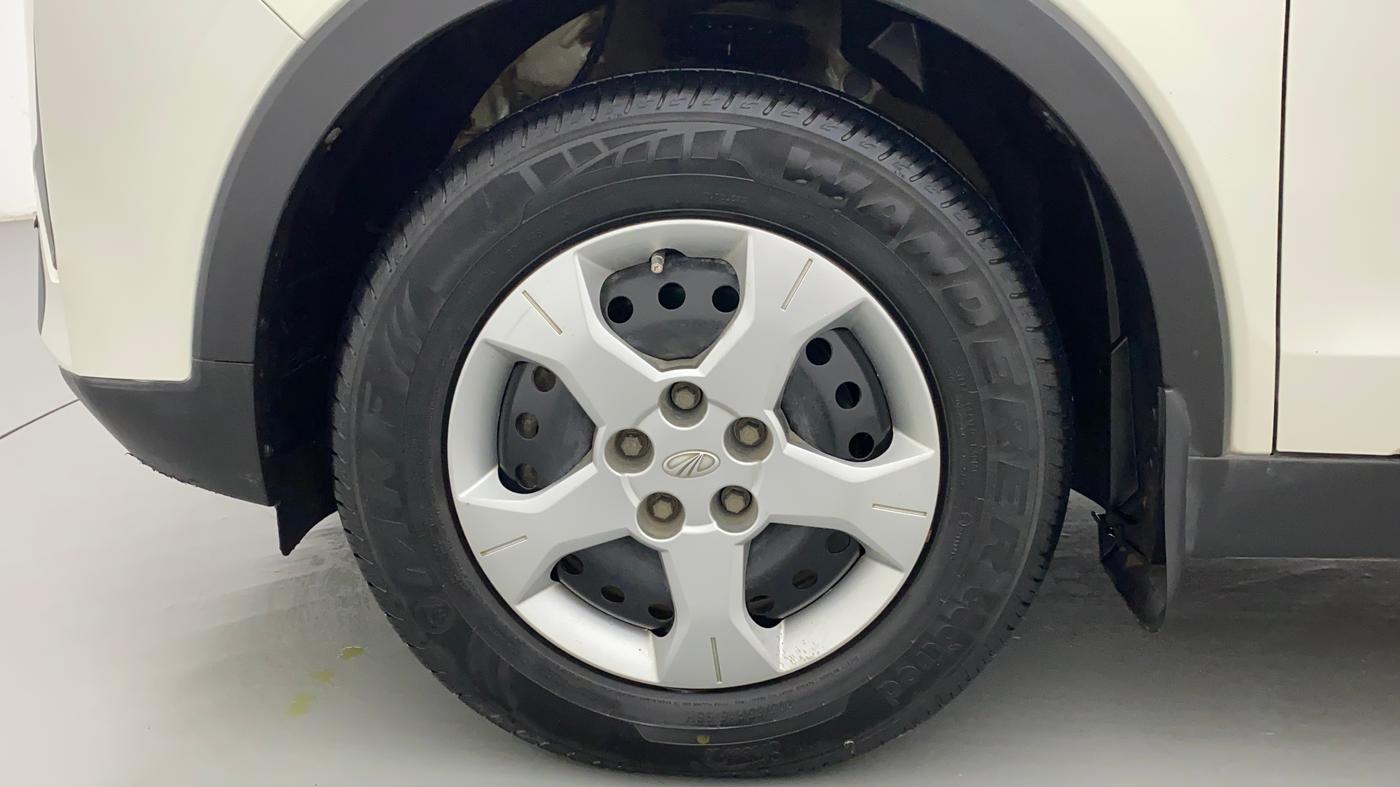 2019 Mahindra XUV300 W6 1.5 DIESEL, Diesel, Manual, 40,717 km, Left Front Wheel