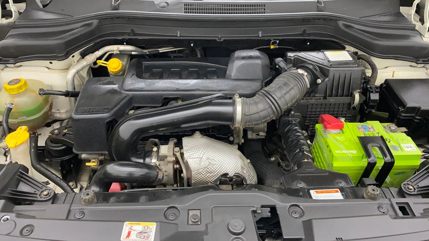 2019 Mahindra XUV300 W6 1.5 DIESEL, Diesel, Manual, 40,717 km, Open Bonet