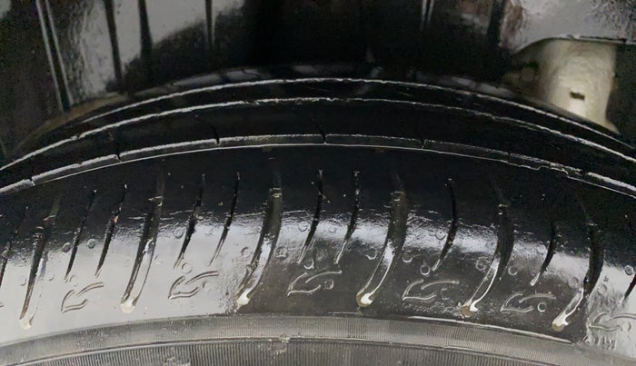 2019 Mahindra XUV300 W6 1.5 DIESEL, Diesel, Manual, 40,717 km, Right Rear Tyre Tread