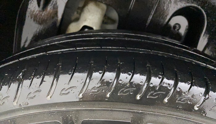 2019 Mahindra XUV300 W6 1.5 DIESEL, Diesel, Manual, 40,717 km, Left Rear Tyre Tread
