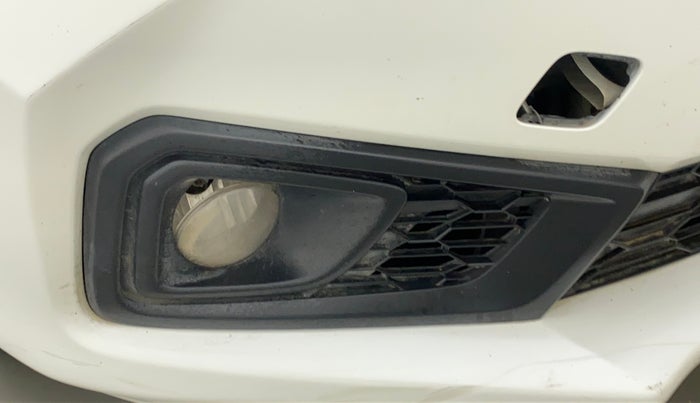 2018 Honda Amaze 1.2L I-VTEC VX, Petrol, Manual, 42,009 km, Right fog light - Not fixed properly