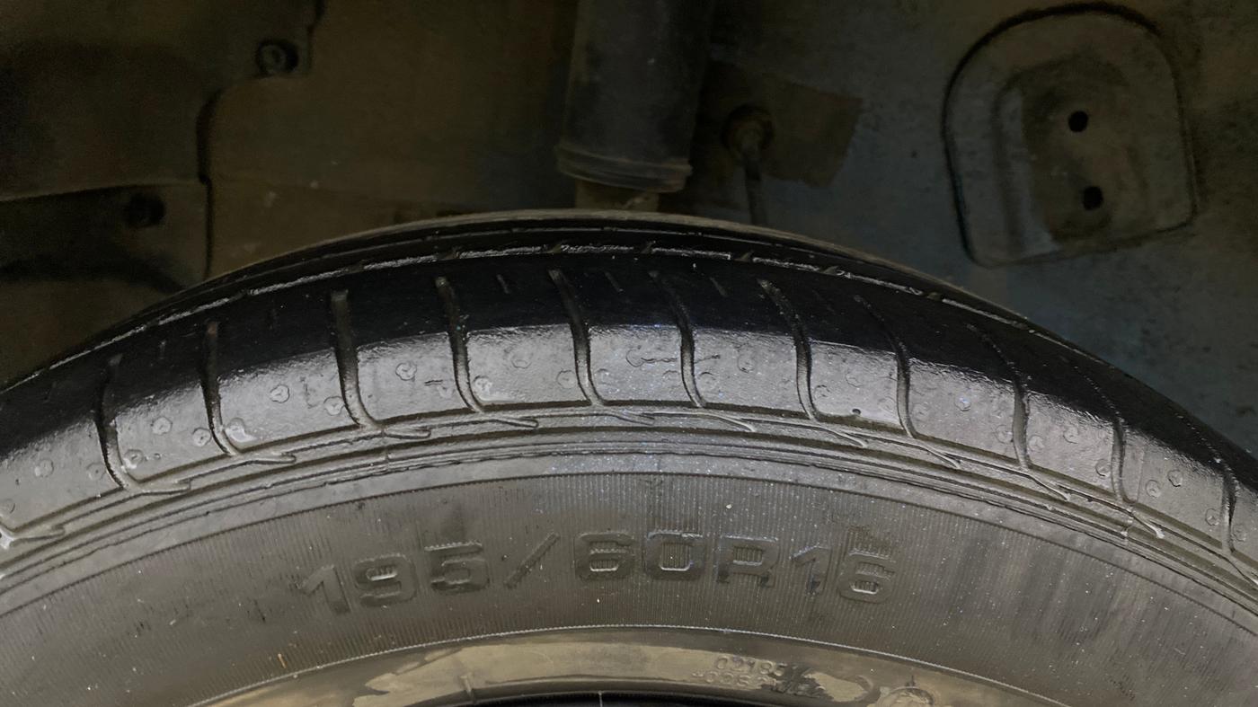 2018 Tata NEXON XT PETROL, Petrol, Manual, 60,281 km, Right Rear Tyre Tread