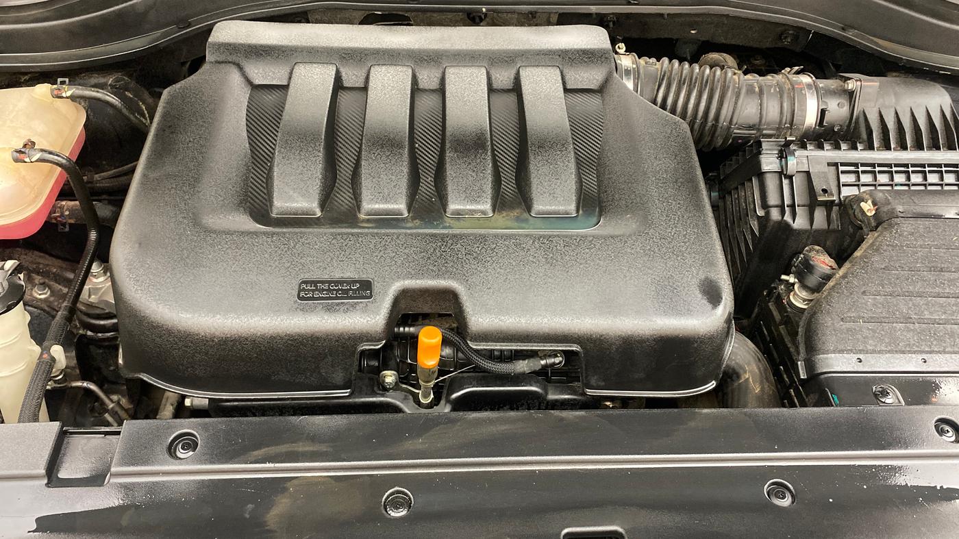 2023 Mahindra XUV700 AX 7 LUXURY P AT 7 STR, Petrol, Automatic, 36,034 km, Engine View