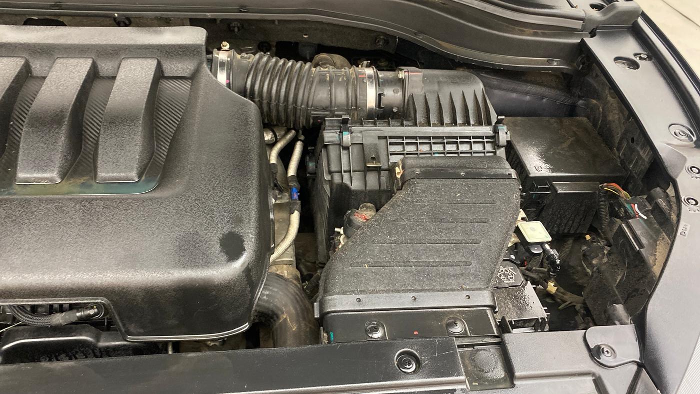 2023 Mahindra XUV700 AX 7 LUXURY P AT 7 STR, Petrol, Automatic, 36,034 km, Engine View - Left