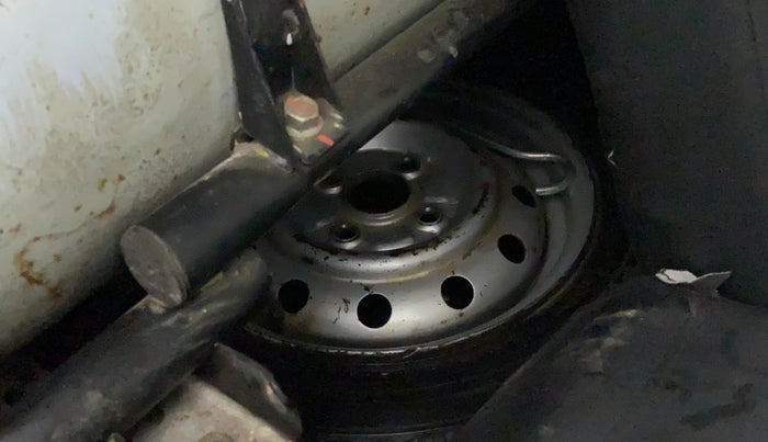 2014 Maruti Wagon R 1.0 LXI CNG, CNG, Manual, 1,15,667 km, Dicky (Boot door) - Tool missing