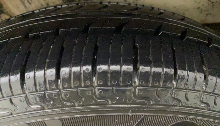 2014 Maruti Wagon R 1.0 LXI CNG, CNG, Manual, 1,15,667 km, Left Rear Tyre Tread