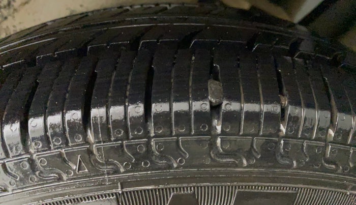 2014 Maruti Wagon R 1.0 LXI CNG, CNG, Manual, 1,15,667 km, Left Front Tyre Tread