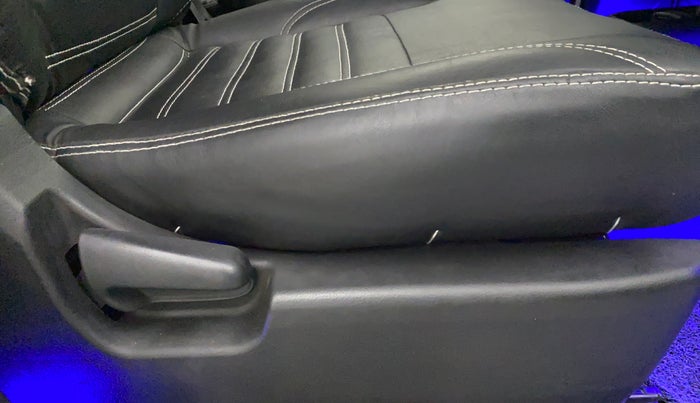 2014 Maruti Wagon R 1.0 LXI CNG, CNG, Manual, 1,15,667 km, Driver Side Adjustment Panel