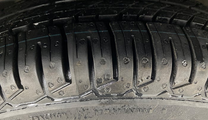 2012 Hyundai i10 ASTA 1.2 AT SUNROOF, Petrol, Automatic, 59,202 km, Right Front Tyre Tread