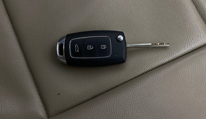 2012 Hyundai i10 ASTA 1.2 AT SUNROOF, Petrol, Automatic, 59,202 km, Key Close Up