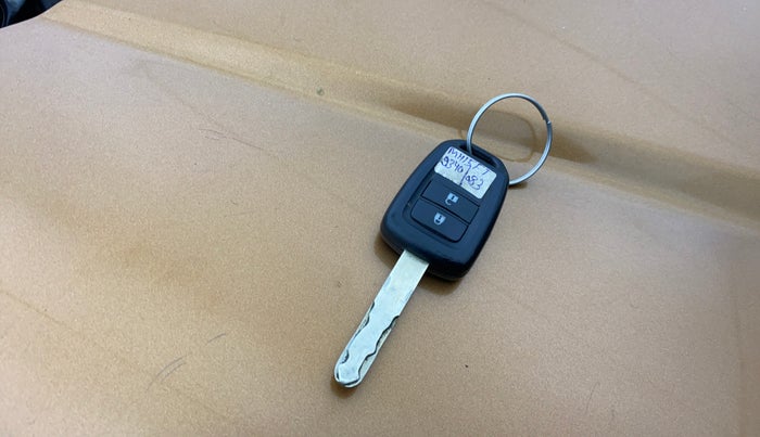 2017 Honda WR-V 1.2L I-VTEC VX MT, Petrol, Manual, 92,500 km, Key Close Up