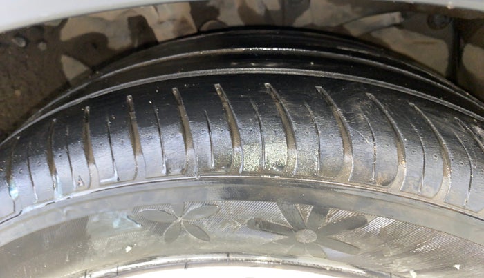 2017 Honda WR-V 1.2L I-VTEC VX MT, Petrol, Manual, 92,500 km, Right Front Tyre Tread