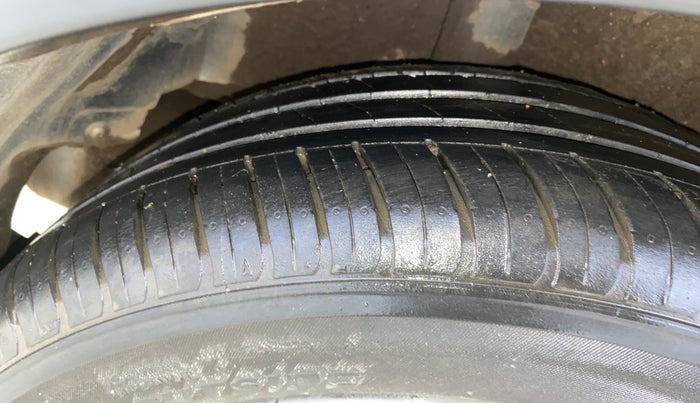 2017 Honda WR-V 1.2L I-VTEC VX MT, Petrol, Manual, 92,500 km, Right Rear Tyre Tread