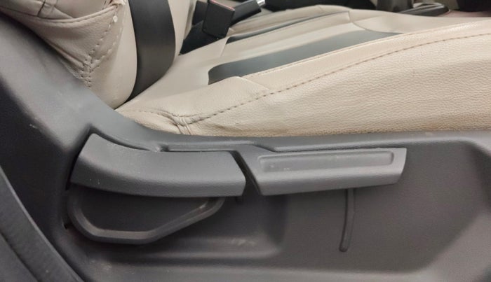 2023 Hyundai AURA SX 1.2 CNG, CNG, Manual, 56,354 km, Driver Side Adjustment Panel