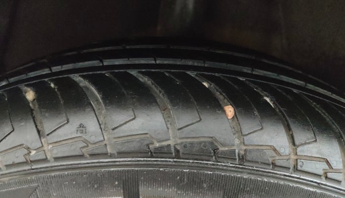 2023 Hyundai AURA SX 1.2 CNG, CNG, Manual, 56,354 km, Right Rear Tyre Tread