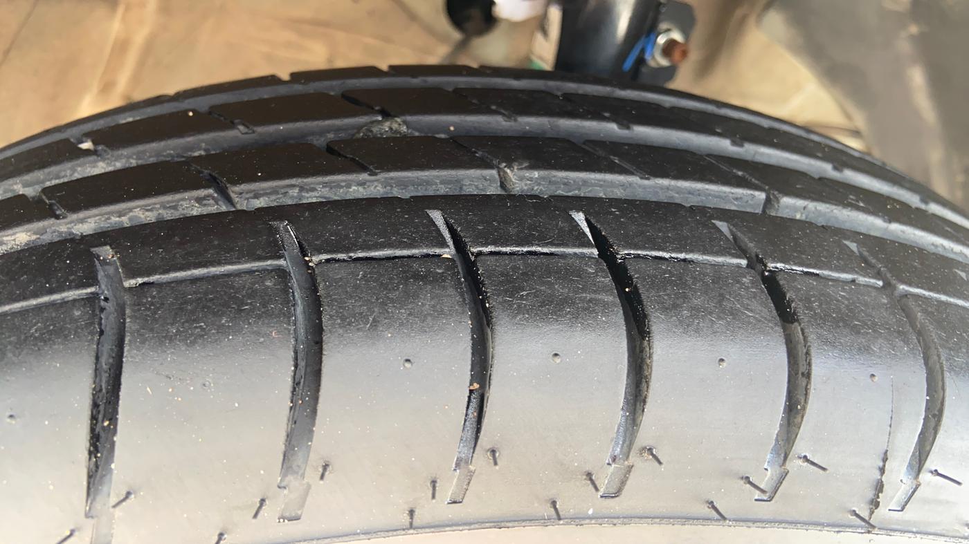 2018 Maruti Swift VXI, Petrol, Manual, 36,450 km, Right Front Tyre Tread