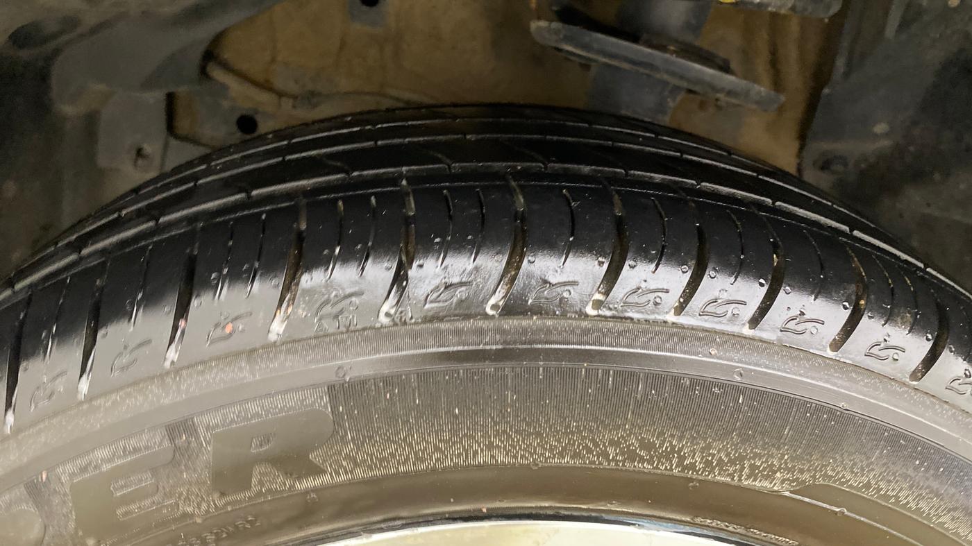 2023 Maruti Grand Vitara ALPHA SMART HYBRID AT, Petrol, Automatic, 63,704 km, Left Front Tyre Tread