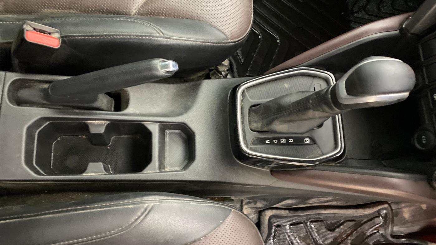 2023 Maruti Grand Vitara ALPHA SMART HYBRID AT, Petrol, Automatic, 63,704 km, Gear Lever