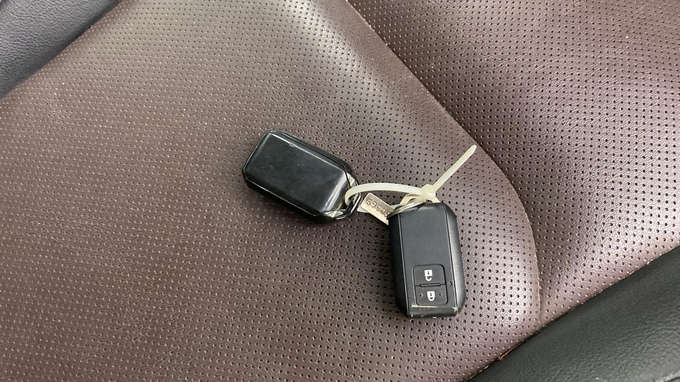 2023 Maruti Grand Vitara ALPHA SMART HYBRID AT, Petrol, Automatic, 63,704 km, Key Close Up