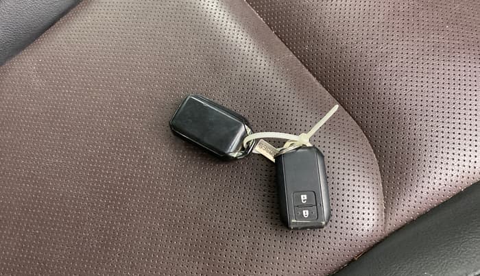 2023 Maruti Grand Vitara ALPHA SMART HYBRID AT, Petrol, Automatic, 63,543 km, Key Close Up