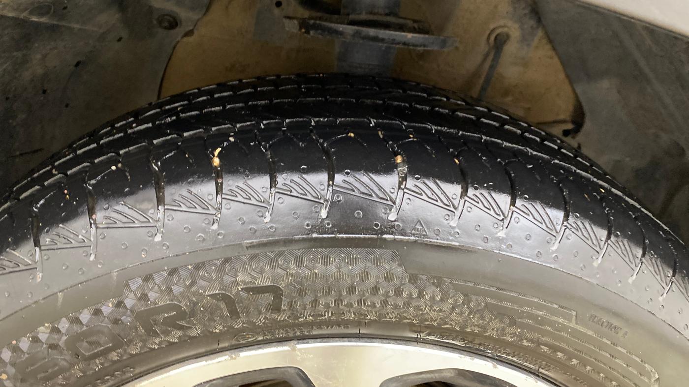 2023 Maruti Grand Vitara ALPHA SMART HYBRID AT, Petrol, Automatic, 63,704 km, Right Front Tyre Tread