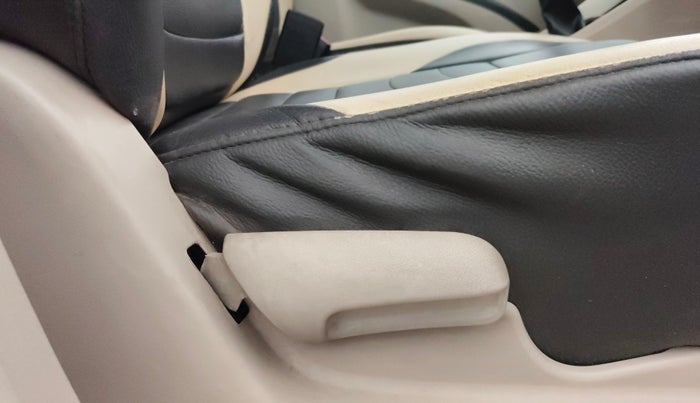 2019 Maruti Celerio VXI (O) CNG, CNG, Manual, 44,583 km, Driver Side Adjustment Panel