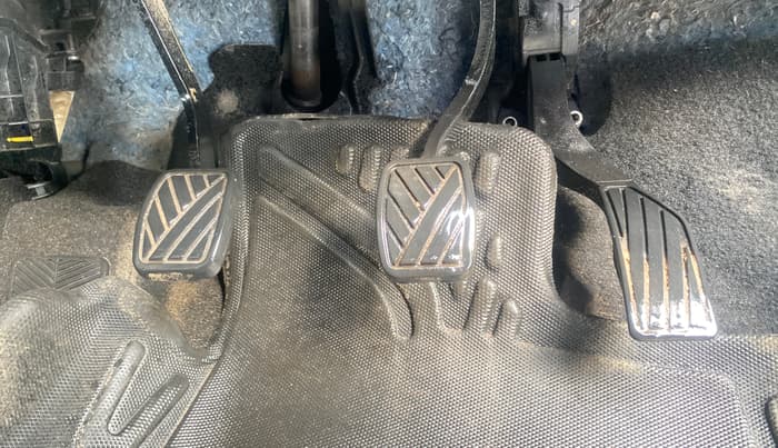 2023 Maruti BREZZA ZXI S-CNG, CNG, Manual, 65,127 km, Pedals