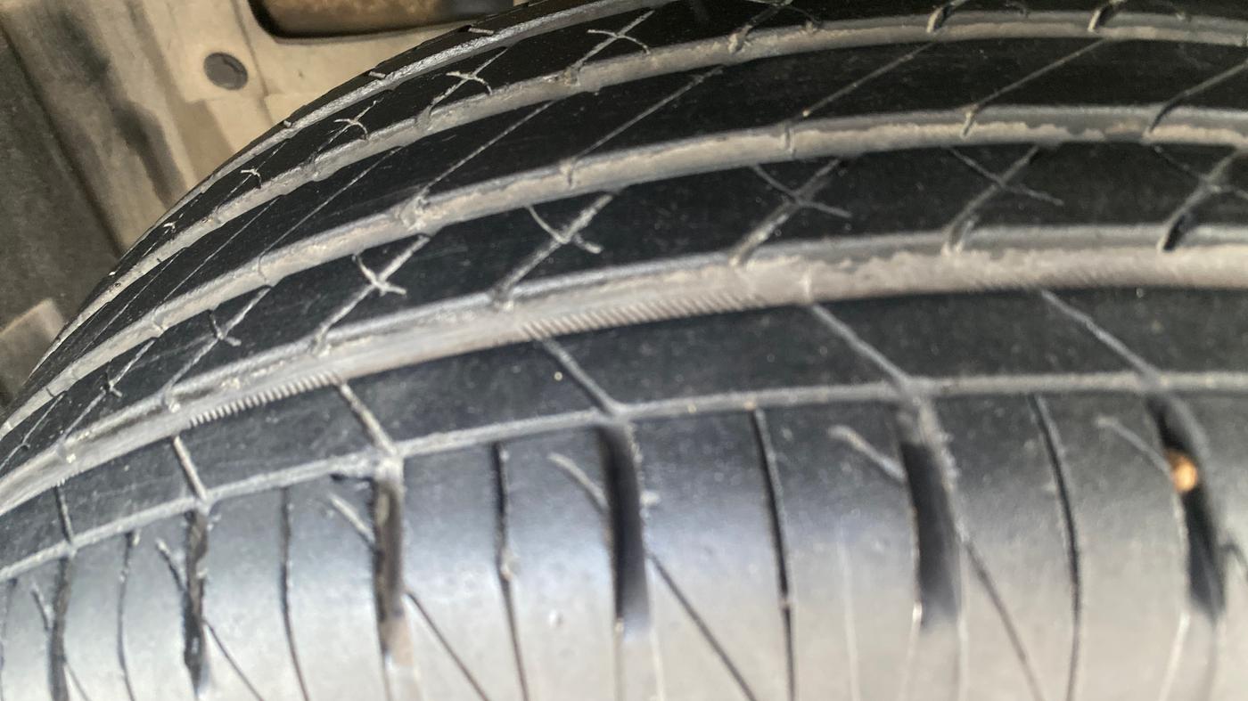 2023 Maruti BREZZA ZXI S-CNG, CNG, Manual, 65,127 km, Left Front Tyre Tread