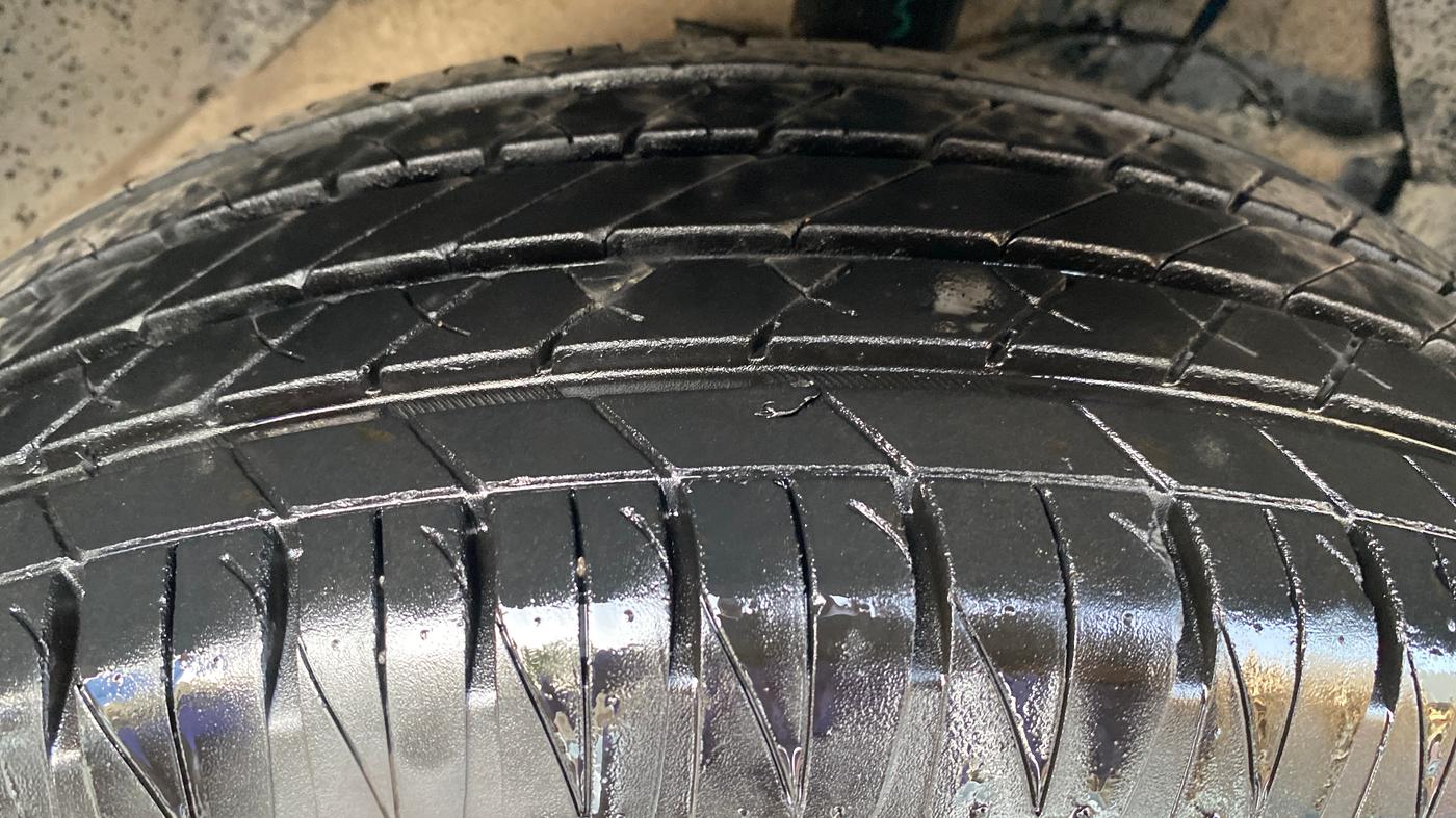 2023 Maruti BREZZA ZXI S-CNG, CNG, Manual, 65,127 km, Right Front Tyre Tread