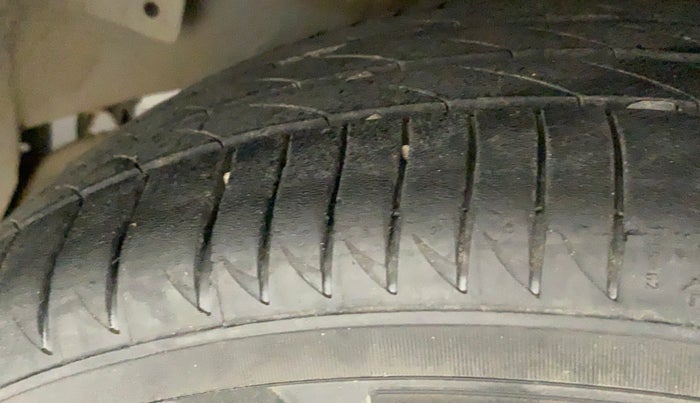 2018 Honda WR-V 1.2L I-VTEC EDGE EDITION, Petrol, Manual, 37,326 km, Left Rear Tyre Tread