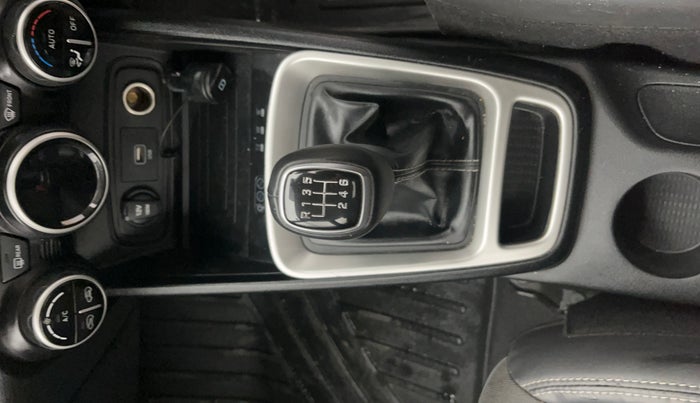 2020 Hyundai VENUE SX 1.0 (O) TURBO, Petrol, Manual, 63,858 km, Gear Lever