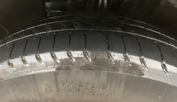 2020 Hyundai VENUE SX 1.0 (O) TURBO, Petrol, Manual, 63,858 km, Left Front Tyre Tread