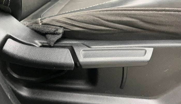 2020 Hyundai VENUE SX 1.0 (O) TURBO, Petrol, Manual, 63,858 km, Driver Side Adjustment Panel