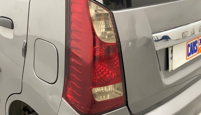 2014 Maruti Wagon R 1.0 LXI, Petrol, Manual, 53,117 km, Left tail light - Minor scratches