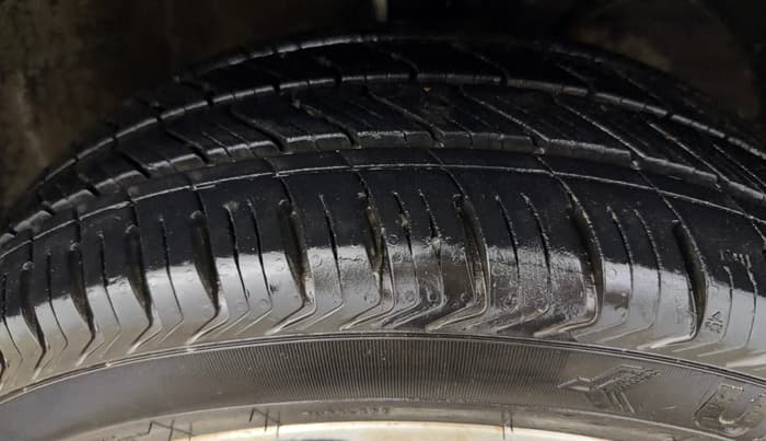2018 Maruti Baleno ZETA PETROL 1.2, Petrol, Manual, 79,153 km, Right Front Tyre Tread