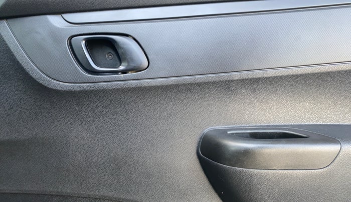 2020 Renault Kwid RXL 1.0, Petrol, Manual, 70,555 km, Driver Side Door Panels Control