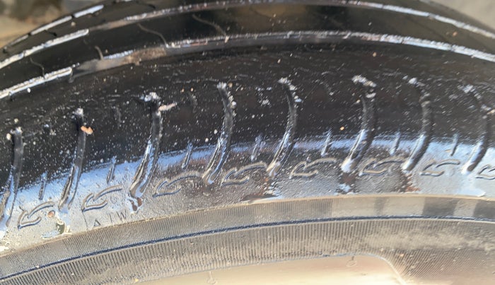 2020 Renault Kwid RXL 1.0, Petrol, Manual, 70,555 km, Right Front Tyre Tread