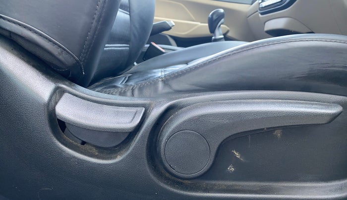 2018 Hyundai Verna 1.6 VTVT SX, Petrol, Manual, 50,759 km, Driver Side Adjustment Panel