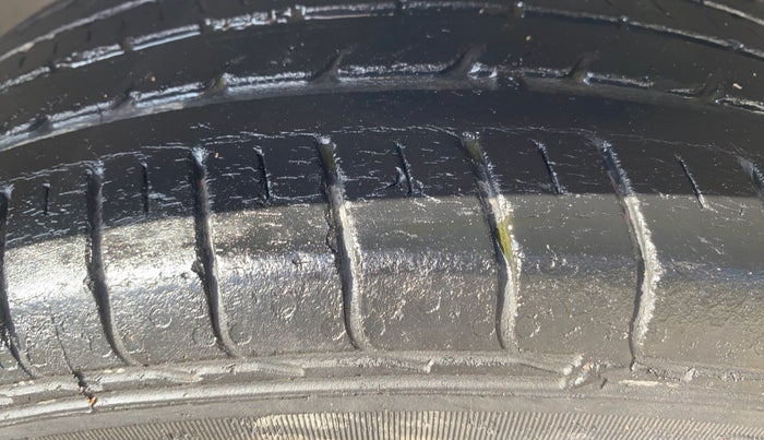 2018 Hyundai Verna 1.6 VTVT SX, Petrol, Manual, 50,759 km, Left Front Tyre Tread