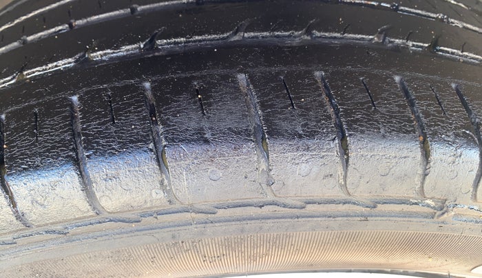 2018 Hyundai Verna 1.6 VTVT SX, Petrol, Manual, 50,759 km, Right Front Tyre Tread