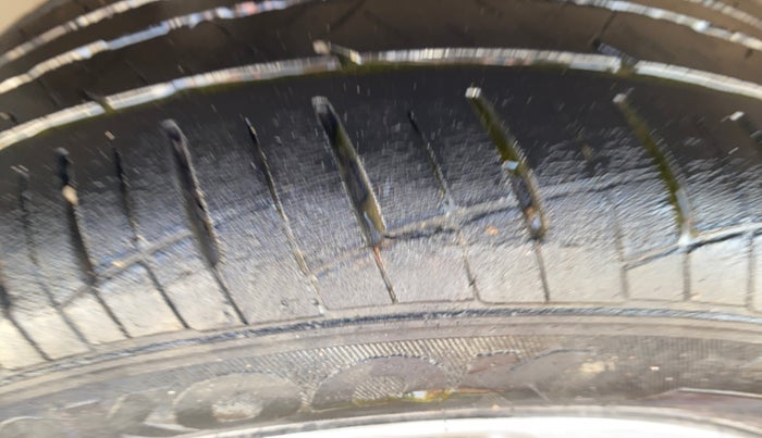 2018 Hyundai Verna 1.6 VTVT SX, Petrol, Manual, 50,759 km, Right Rear Tyre Tread