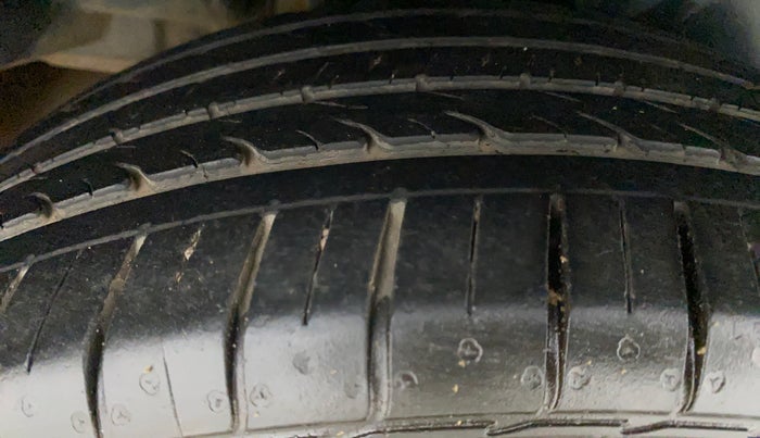 2019 Maruti Ciaz ALPHA 1.5 SHVS PETROL, Petrol, Manual, 26,790 km, Right Rear Tyre Tread
